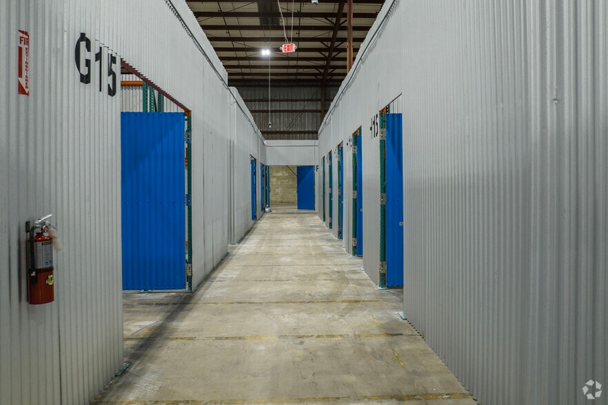 More Photos Of 5806 N 53rd St, Tampa Distribution For Lease