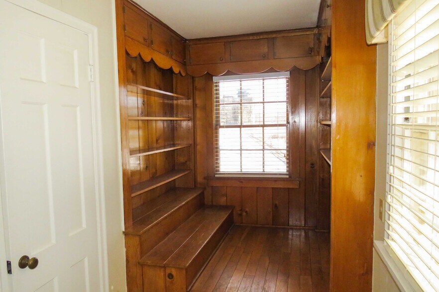 More Photos Of 1245 S Fabrique Dr, Wichita Flex For Sale