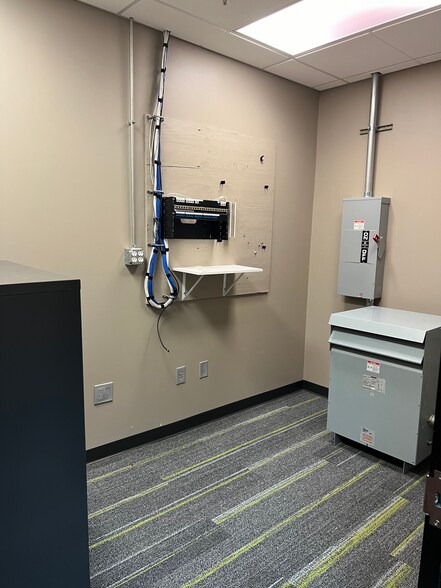 More Photos Of 101 Cosgrove Hill Ave, Chapel Hill Medical For Sale