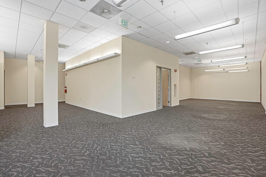 More Photos Of 625 Main St, Fitchburg Office Residential For Lease