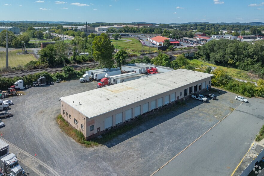 More Photos Of 2250 Stacey Dr, Reading Truck Terminal For Lease