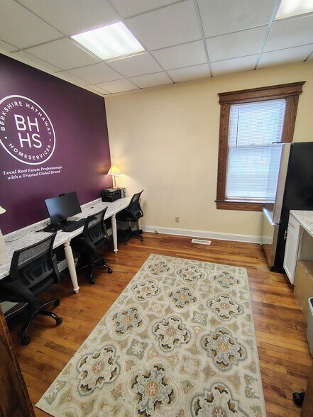 More Photos Of 1337 Virginia St, Charleston Office For Sale