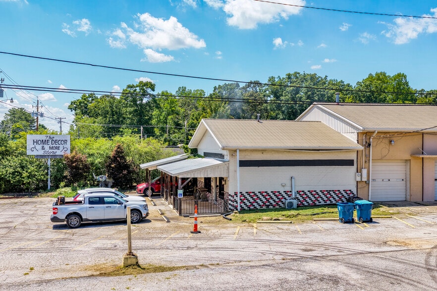 More Photos Of 1358 W Main St, Forest City Warehouse For Sale