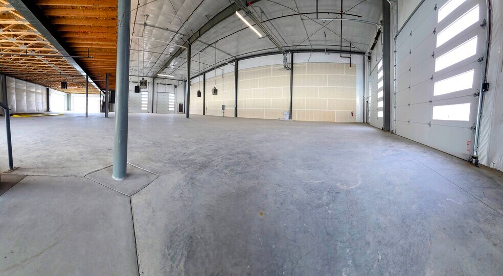 More Photos Of 13833 E Briarwood Ave, Centennial Light Distribution For Sale