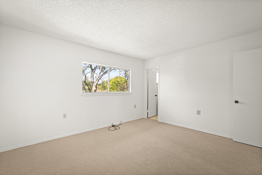 More Photos Of 611 Hendley St, Santa Rosa Apartments For Sale