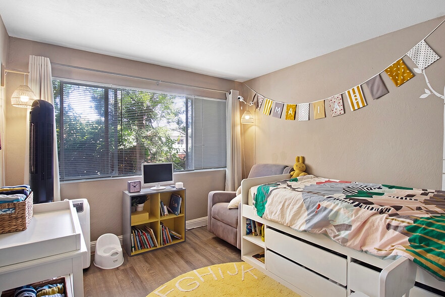 More Photos Of 1920 Latham St, Mountain View Apartments For Sale