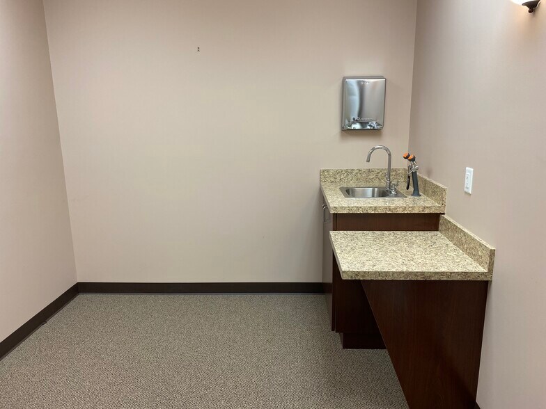 More Photos Of 1500 Oglethorpe Ave, Athens Medical For Lease