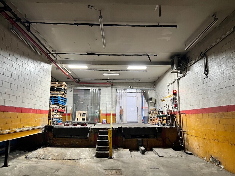 More Photos Of 57-07 49th Pl, Maspeth Warehouse For Lease