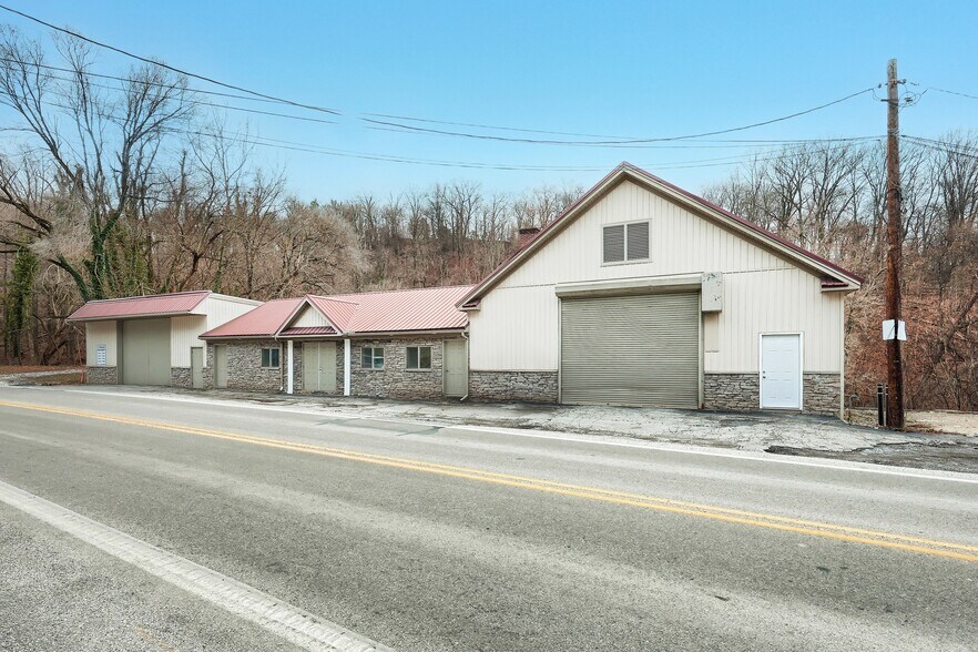 Primary Photo Of 1518 S George St, York Light Manufacturing For Sale
