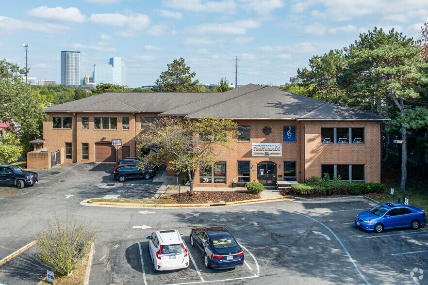 More Photos Of 465 Herndon Pky, Herndon Medical For Lease