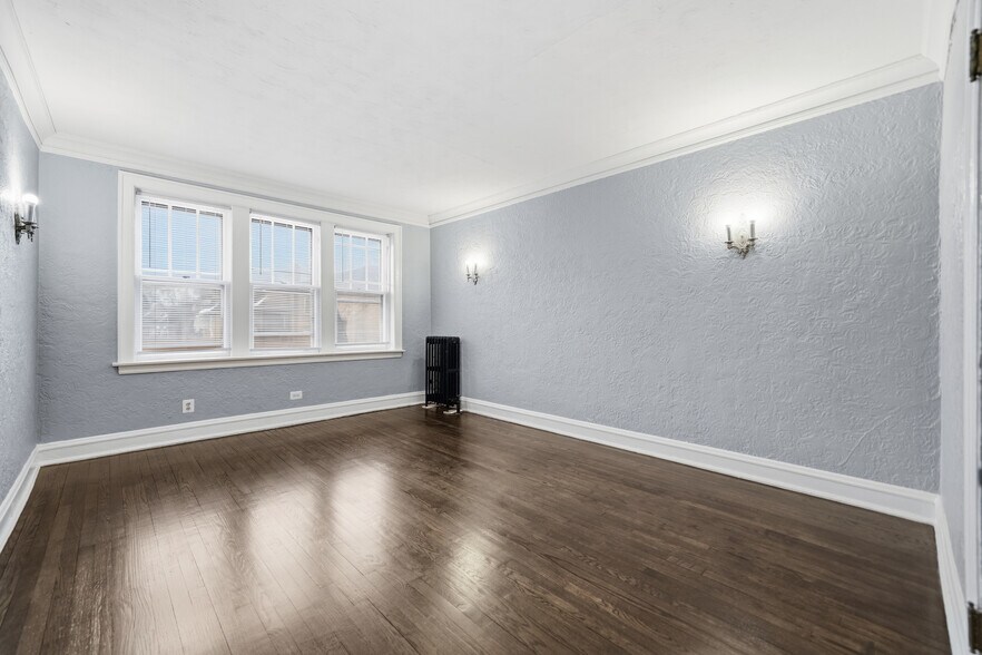 More Photos Of 1919 E 86th St, Chicago Apartments For Sale