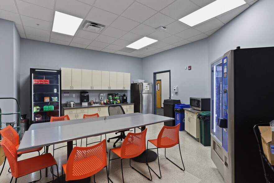 More Photos Of 13859 Progress Blvd, Alachua Office For Lease