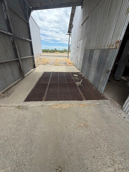 More Photos Of 7082 Tule Rd, Arbuckle Industrial For Sale
