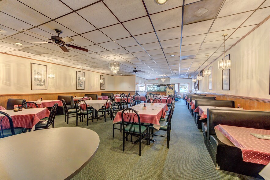 More Photos Of 2428 S Brentwood Blvd, Saint Louis Restaurant For Sale
