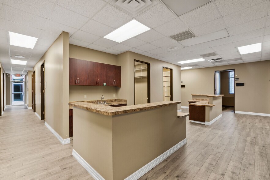 More Photos Of 3115 College Park Dr, Conroe Medical For Lease
