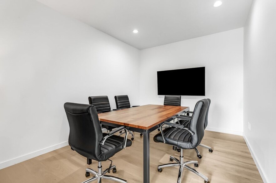 More Photos Of 2208 Lake Austin Blvd, Austin Office Residential For Sale