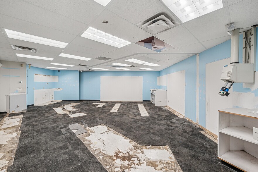 More Photos Of 119 W Marshall Ave, Longview Freestanding For Lease