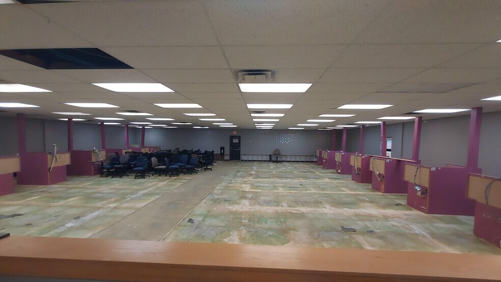 More Photos Of 12420 W K 42 Hwy, Wichita Office Residential For Sale