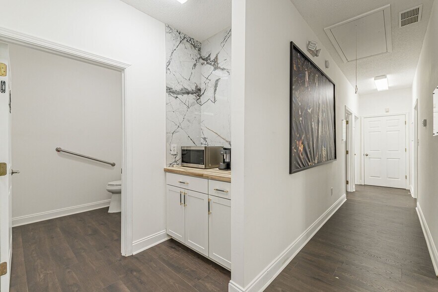 More Photos Of 500 Lanier Ave W, Fayetteville Office For Lease