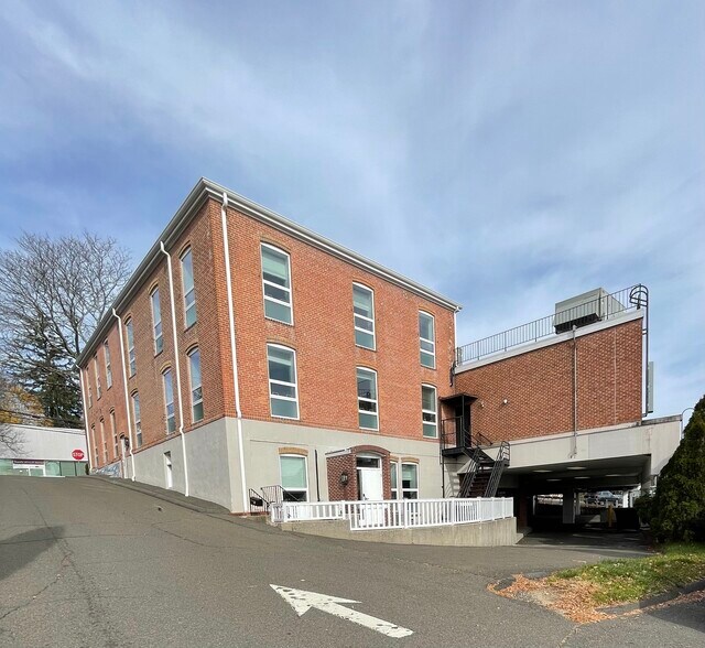 More Photos Of 212 Elm St, New Canaan Office For Lease