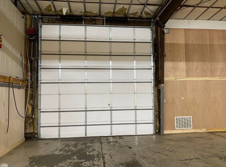 More Photos Of 1701 S Timber St, Stuttgart Office Residential For Sale