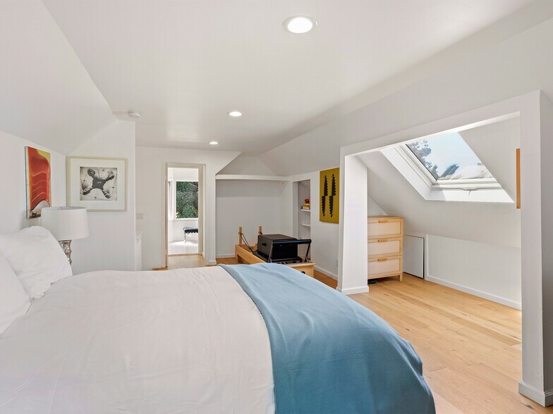 More Photos Of 1825 Altivo Way, Los Angeles Multifamily For Sale