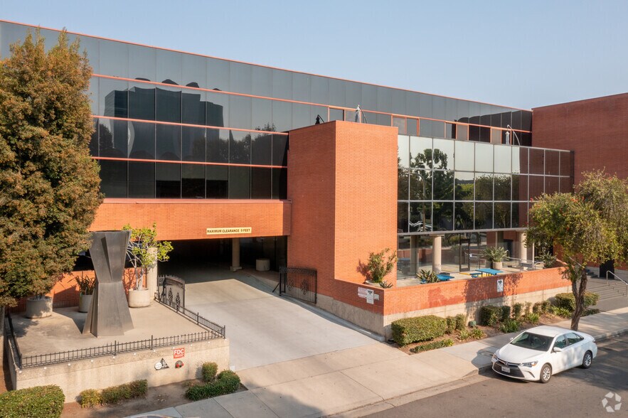 More Photos Of 203 N Golden Circle Dr, Santa Ana Office For Lease