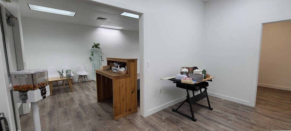 More Photos Of 675 Orchard Heights Rd, Salem Medical For Sale