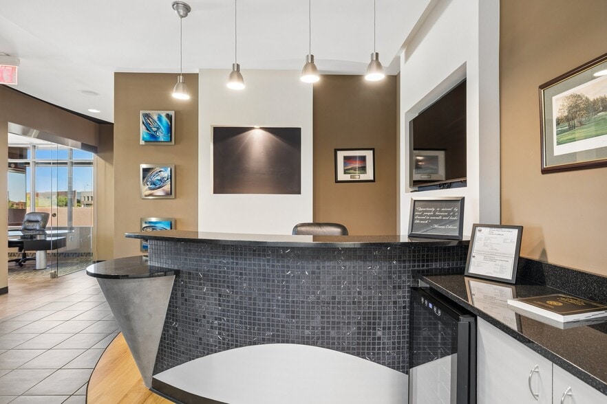 More Photos Of 8765 E Bell Rd, Scottsdale Loft Creative Space For Sale