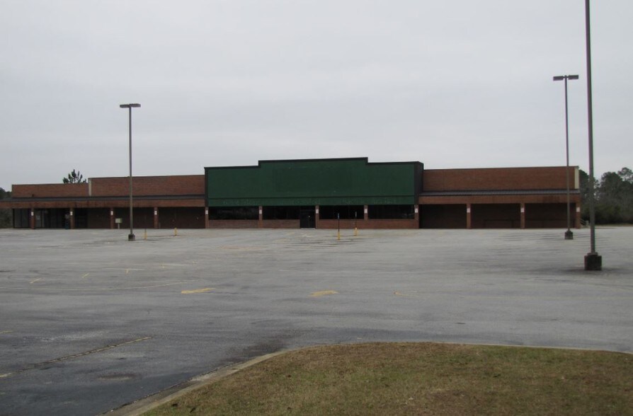 More Photos Of 502 Ashburn Rd, Sylvester General Retail For Lease