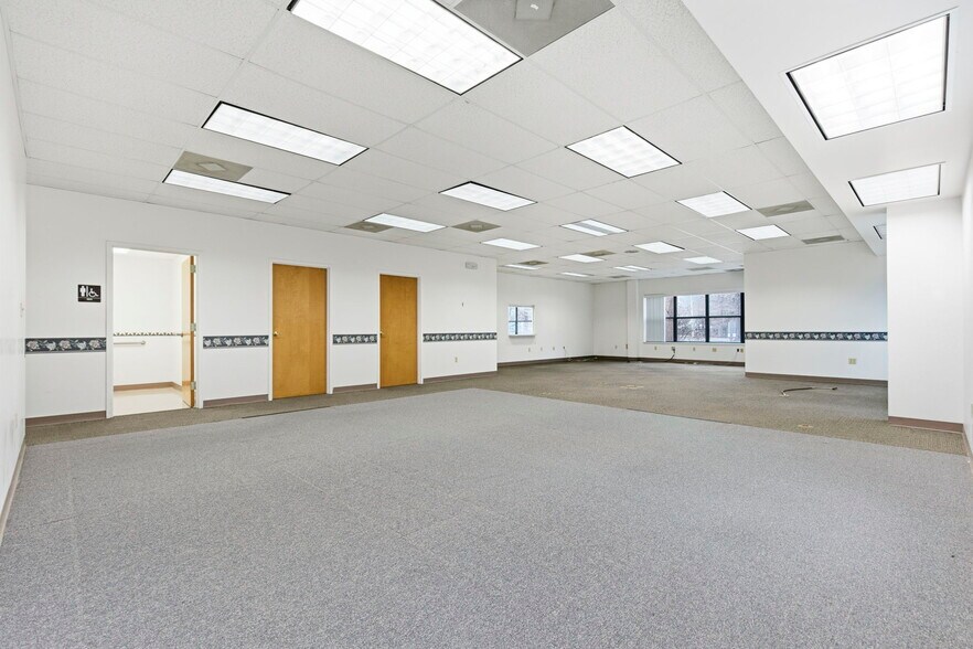 More Photos Of 718 N Martin St, East Prairie Office For Sale