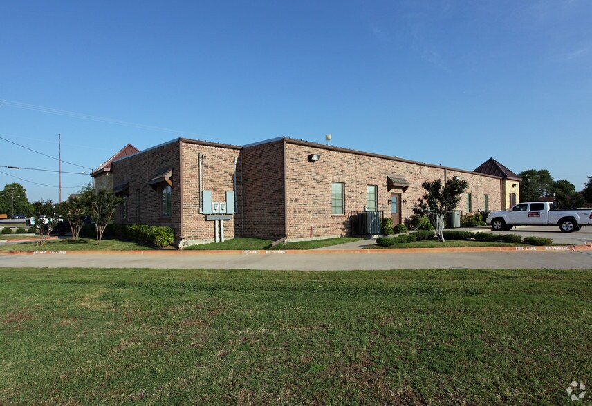 More Photos Of 200 S 14th St, Midlothian Medical For Sale