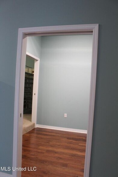 More Photos Of 4405 E Aloha Dr, Diamondhead Storefront Retail Office For Lease