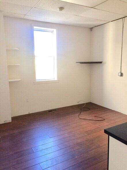 More Photos Of 71 Cedar St, Norwalk Storefront Retail Office For Lease