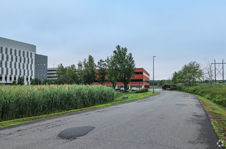 More Photos Of 450 Bedford St, Lexington Office For Lease