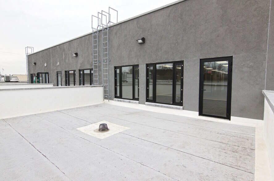 More Photos Of 1833 42nd St, Astoria Light Manufacturing For Lease