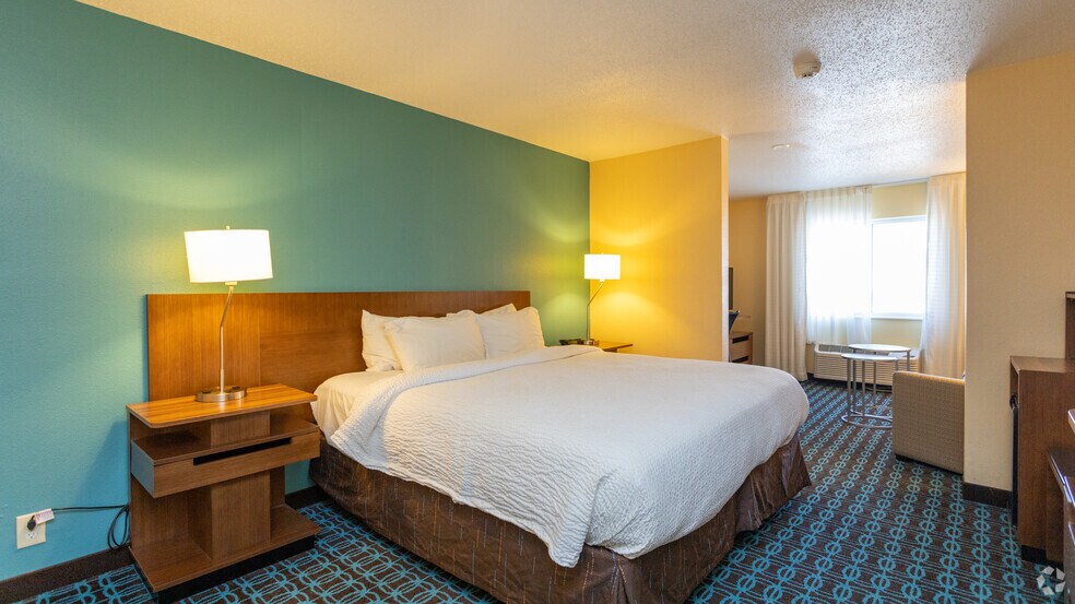 More Photos Of 5200 Cardinal Square Blvd, Saginaw Hotel For Sale
