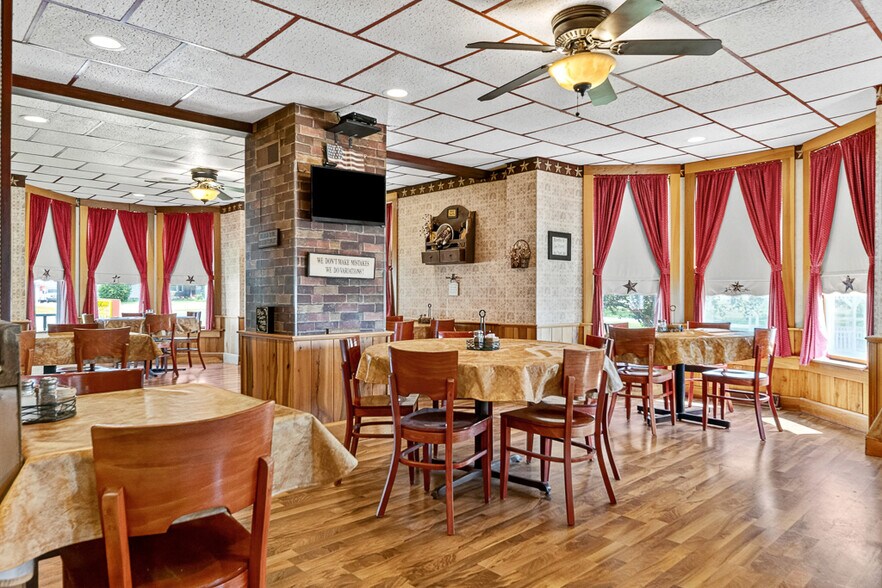 More Photos Of 1281 OH-183, Atwater Restaurant For Sale