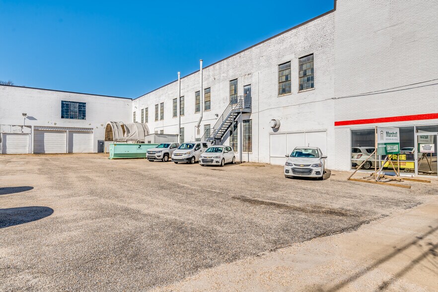 More Photos Of 243 Catoma St, Montgomery Warehouse For Lease