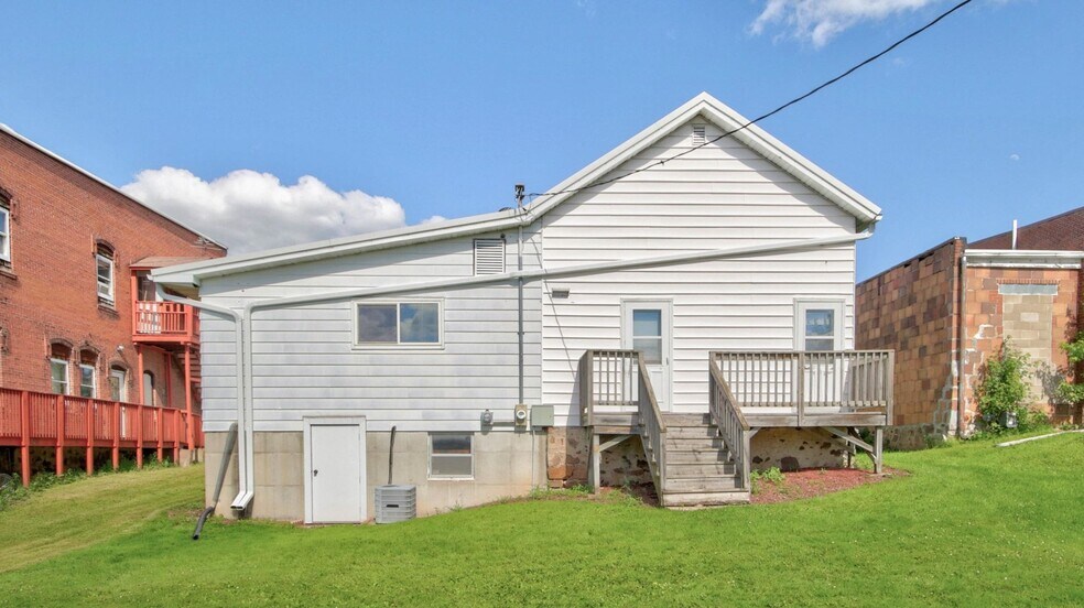More Photos Of 113 S Main St, Greenwood Office For Sale