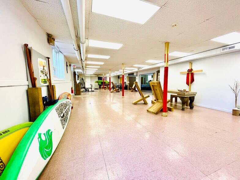 More Photos Of 1601 NE Madison Ave, Peoria Religious Facility For Sale