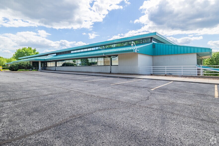 More Photos Of 2000 Bluffs Dr, Lawrence Office For Lease