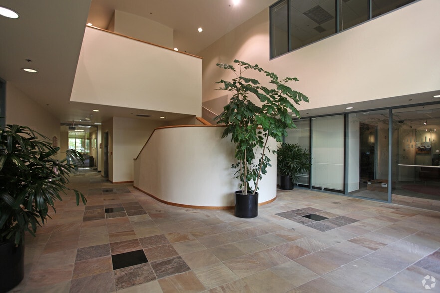 More Photos Of 3430 E Sunrise Dr, Tucson Office For Lease