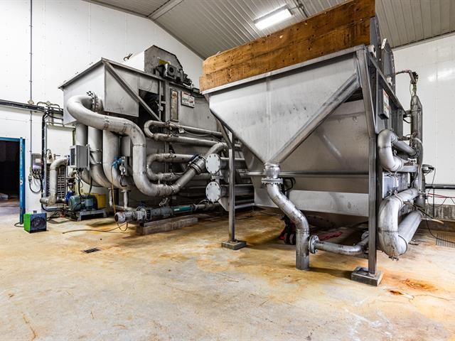 More Photos Of 212 Ch Du Canton S, Yamachiche Industrial For Sale