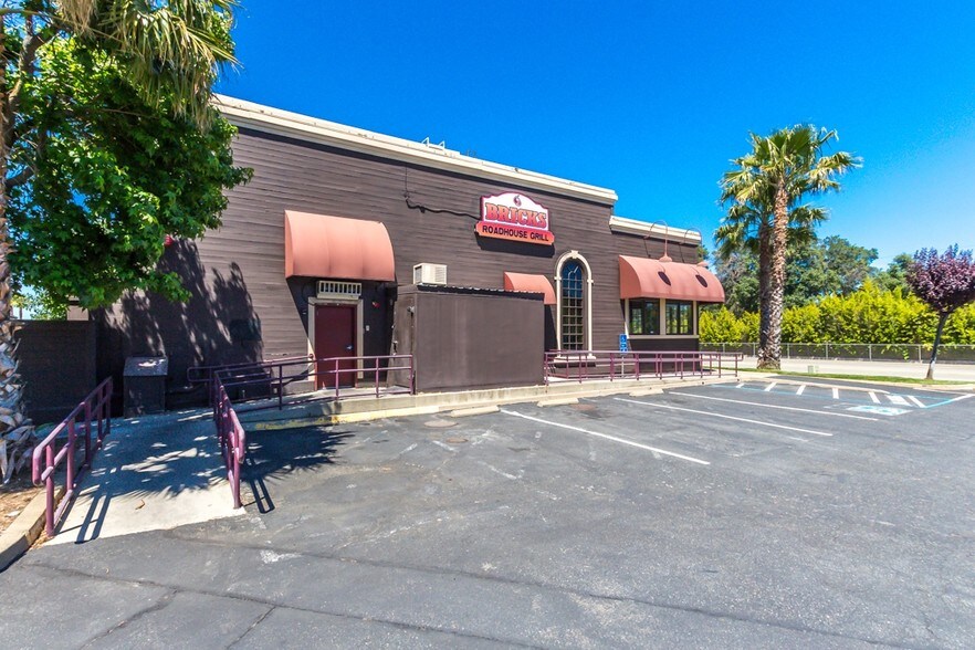 More Photos Of 1800 Churn Creek Rd, Redding Restaurant For Lease