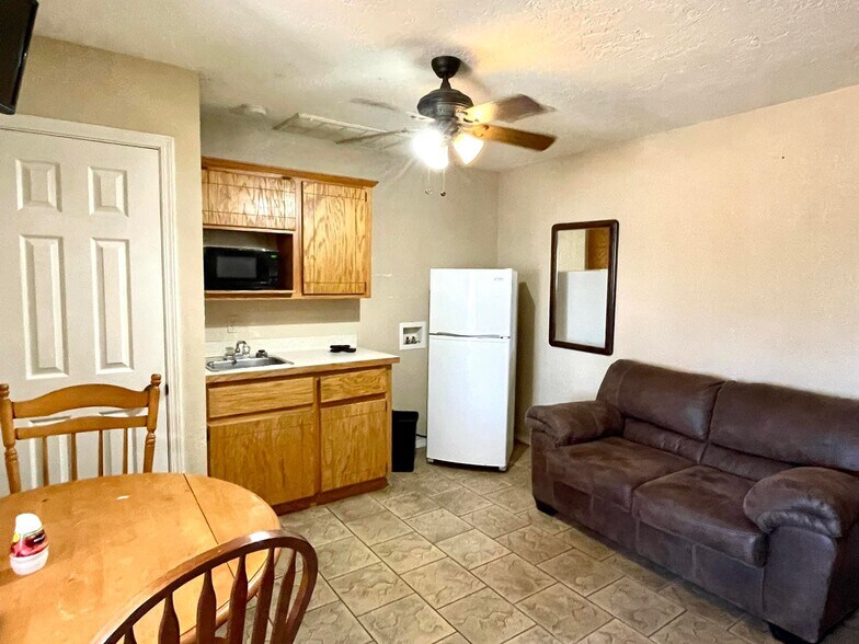 More Photos Of 2116 Highway 77 S, Davis Trailer Camper Park For Sale