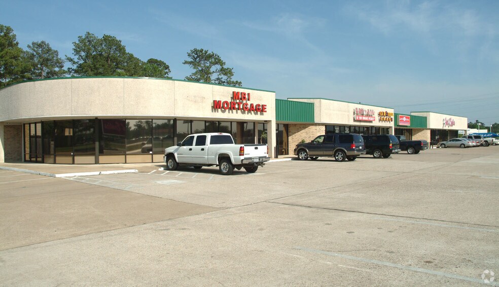 More Photos Of 813-823 N I-45, Conroe Unknown For Lease