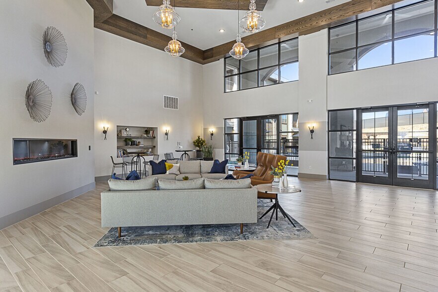 More Photos Of 900 Cinema Dr, Hudson Oaks Apartments For Lease