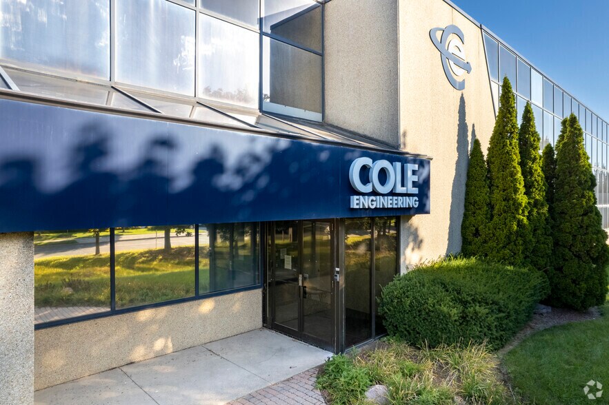 More Photos Of 70 Valleywood Dr, Markham Light Distribution For Lease