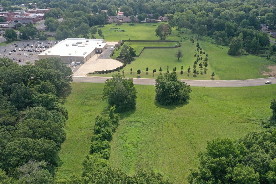 More Photos Of S Vancouver Ave @ W Main, Russellville Land For Sale